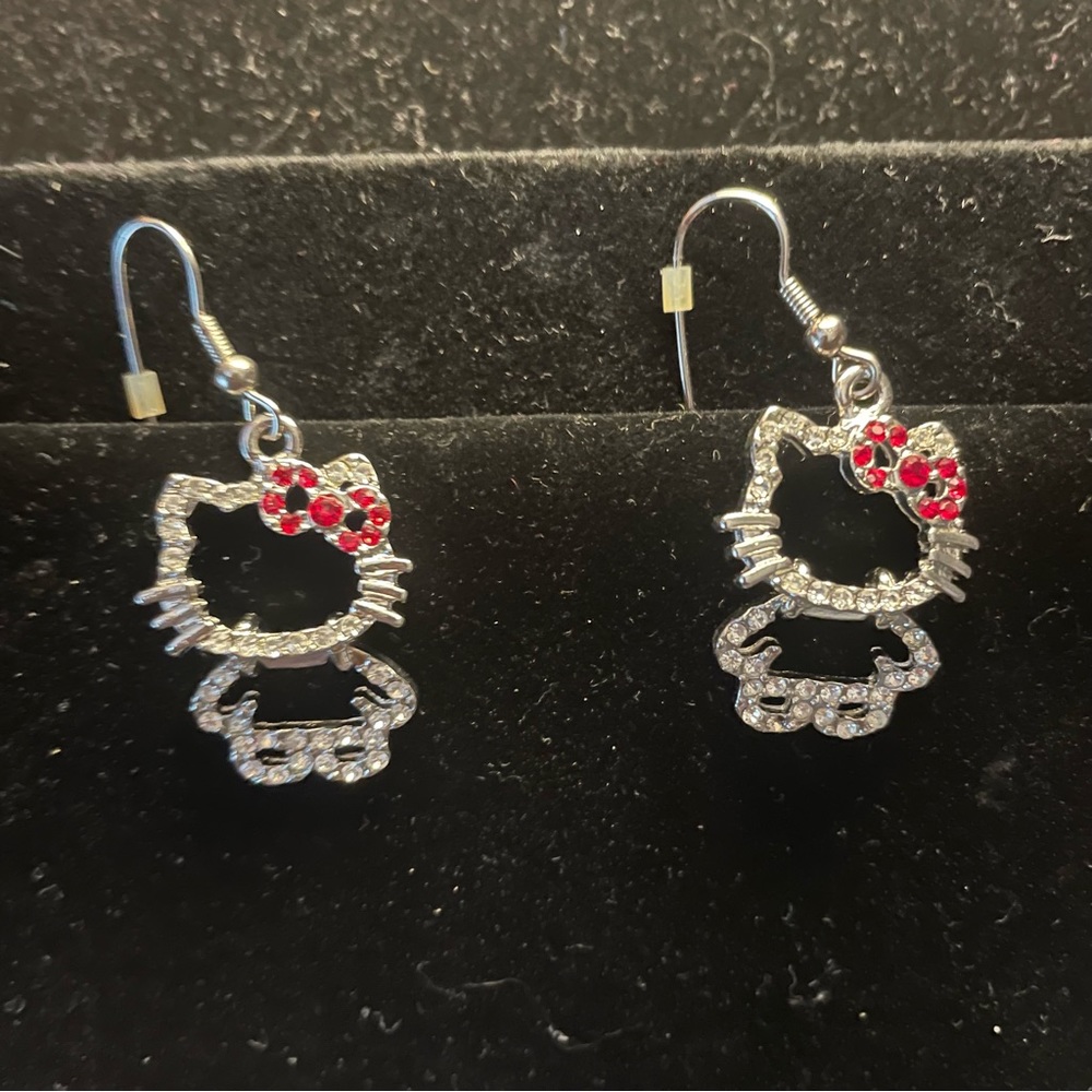 Hello Kitty Rhinestone Charm & Silver Chain - Picture 3 of 6